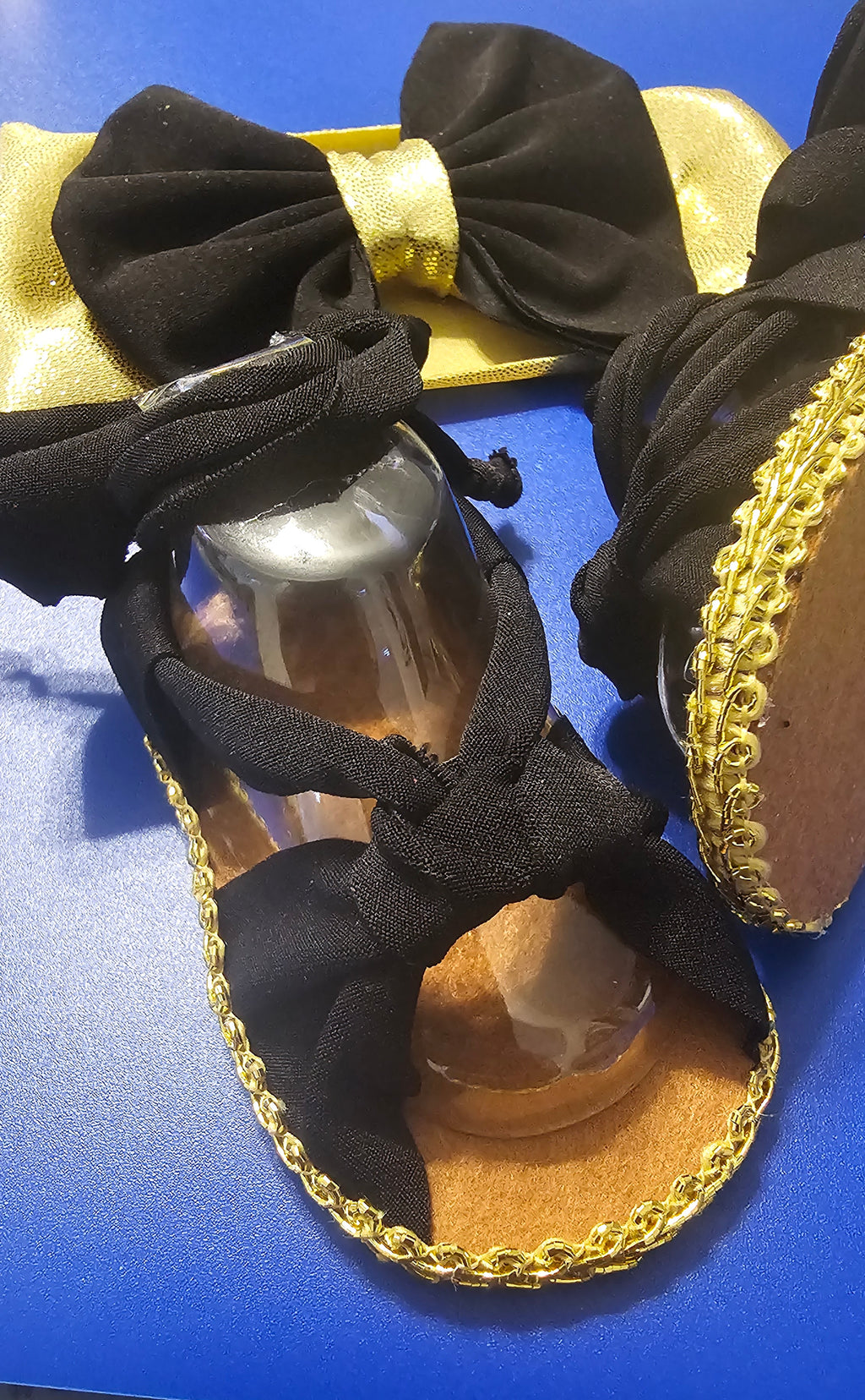 Baby sandals and bow set- Black bow with gold band- black shoes with gold trim