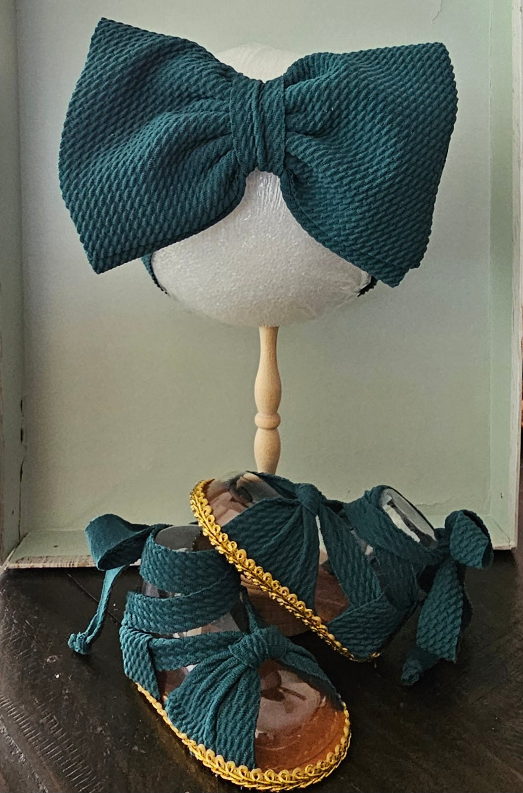 TEAL- Baby sandals and bow set.