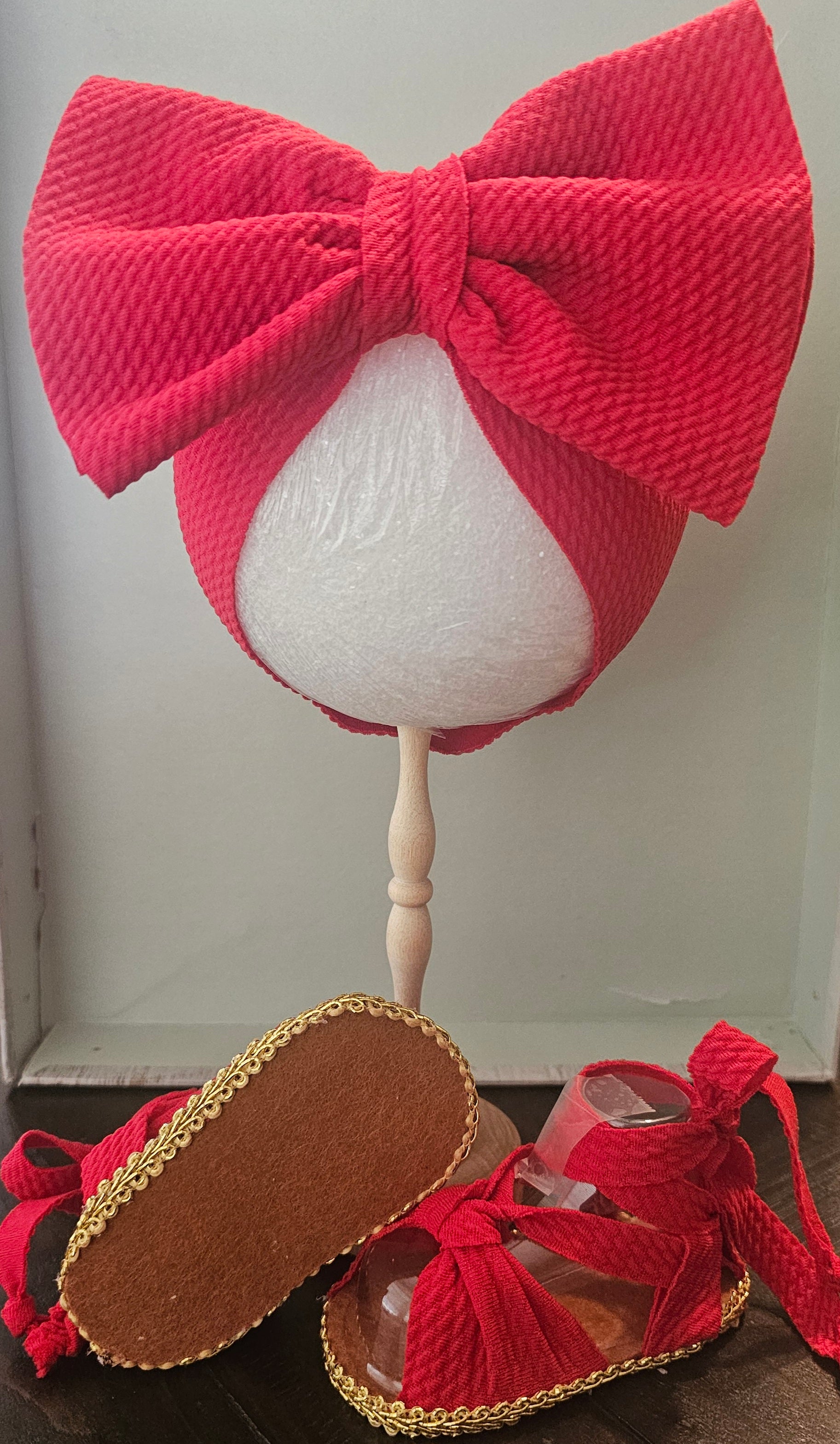 Baby sandals and bow set-Red with Gold trim