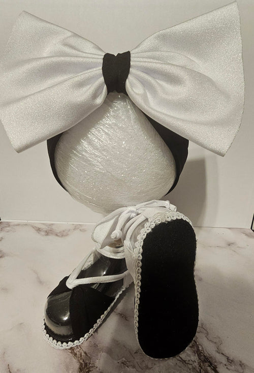 Baby sandals and bow set- White bow with black band/ black and white shoes with black bottom