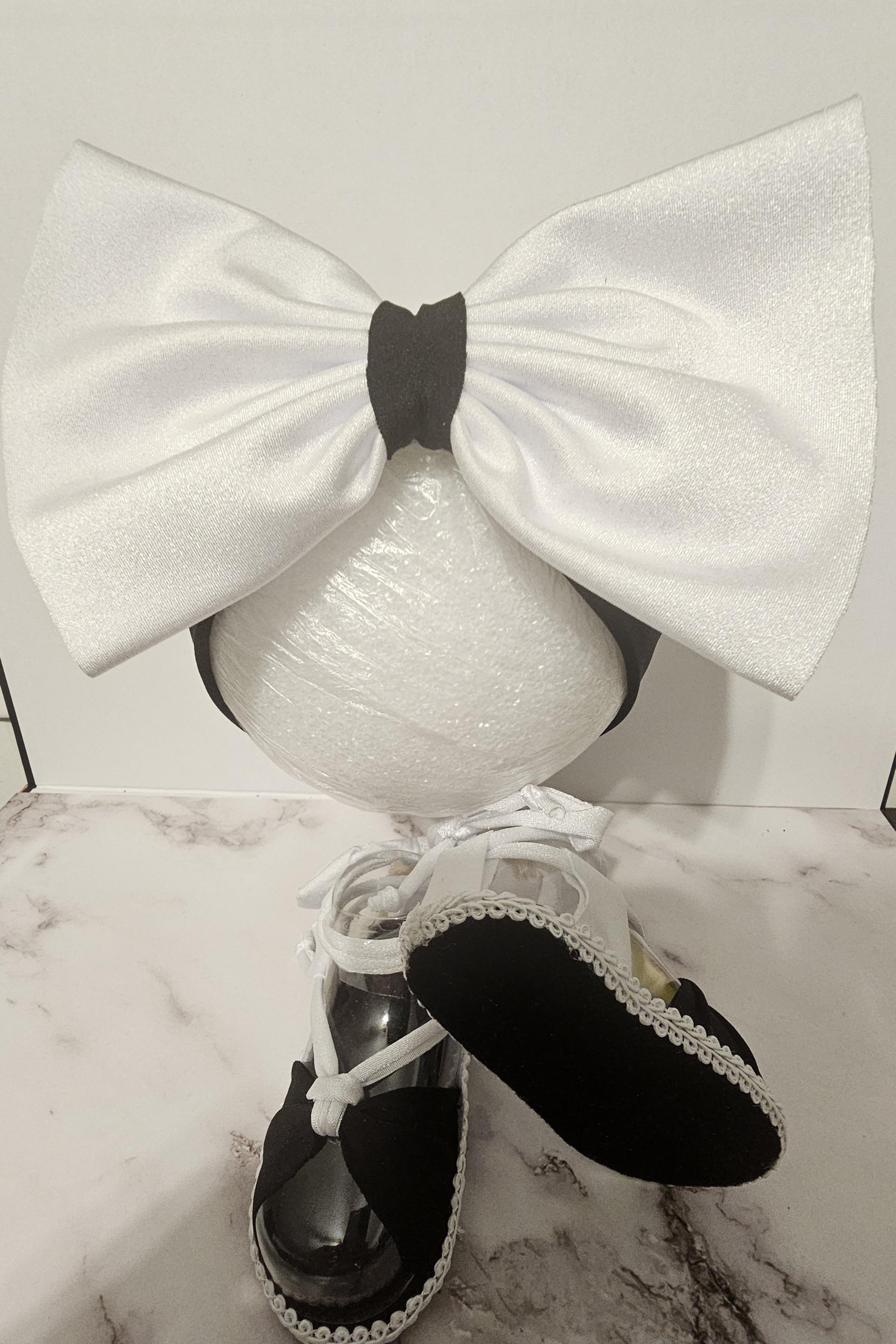 Baby sandals and bow set- White bow with black band/ black and white shoes with black bottom