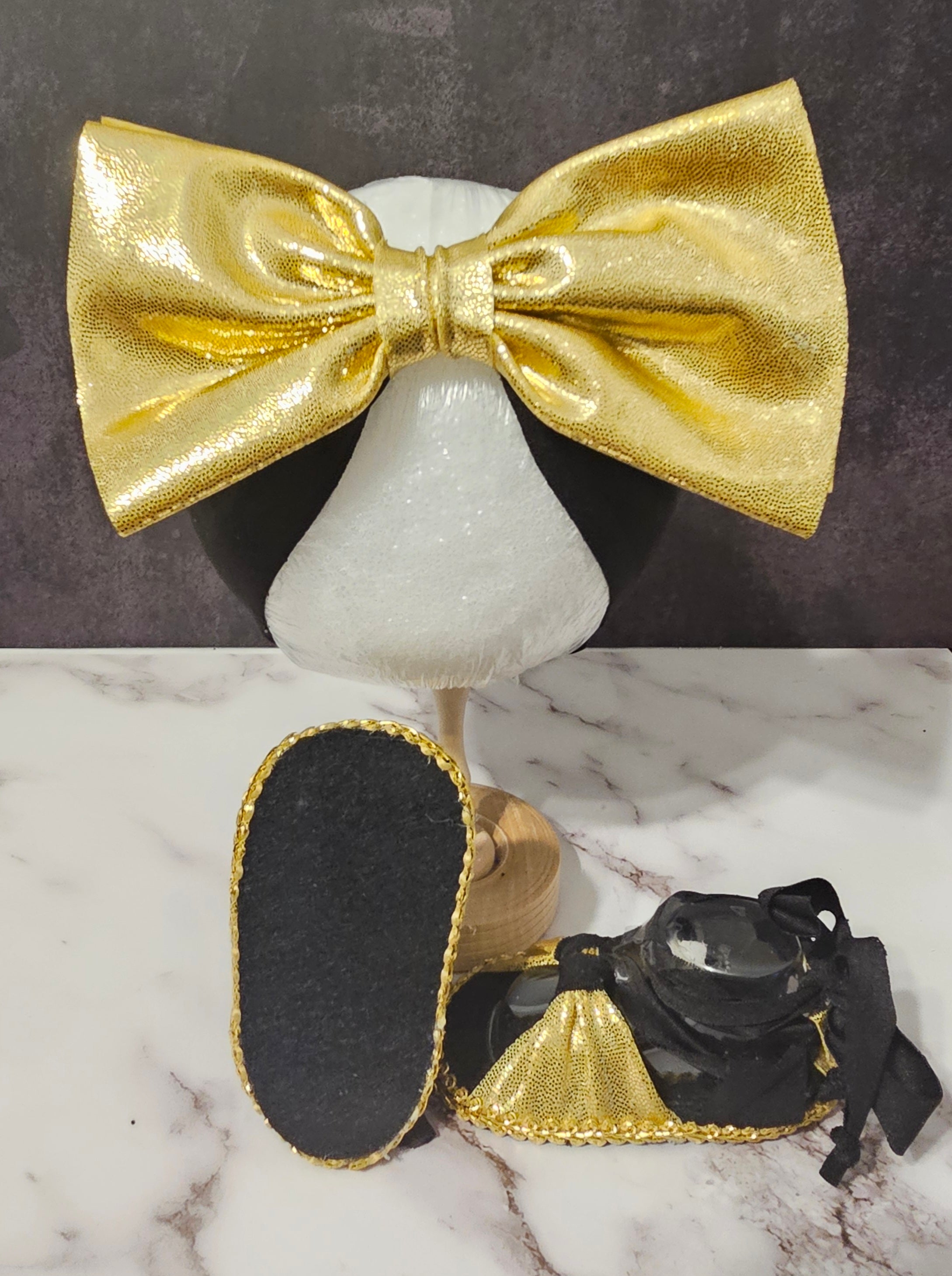 Baby sandals and bow set-Gold bow and black band / gold shoes with black bottom and gold trim