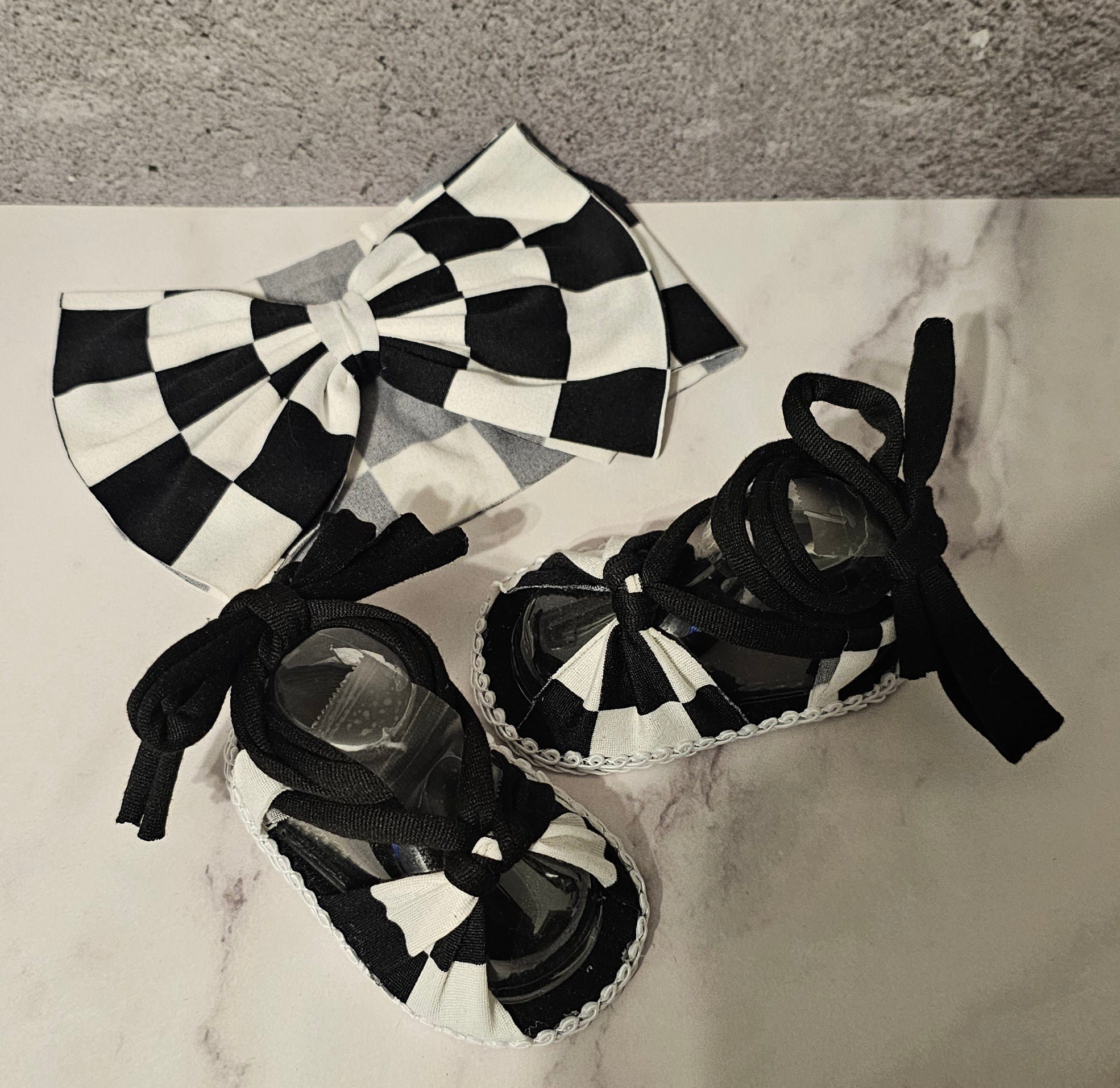 Baby sandals and bow set-BLACK-WHITE- CHECKERED PATTERN